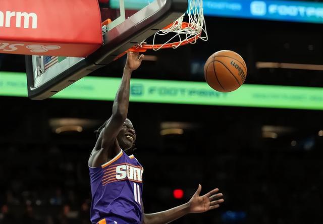 九游体育下载-湖人对步行者季中赛回访